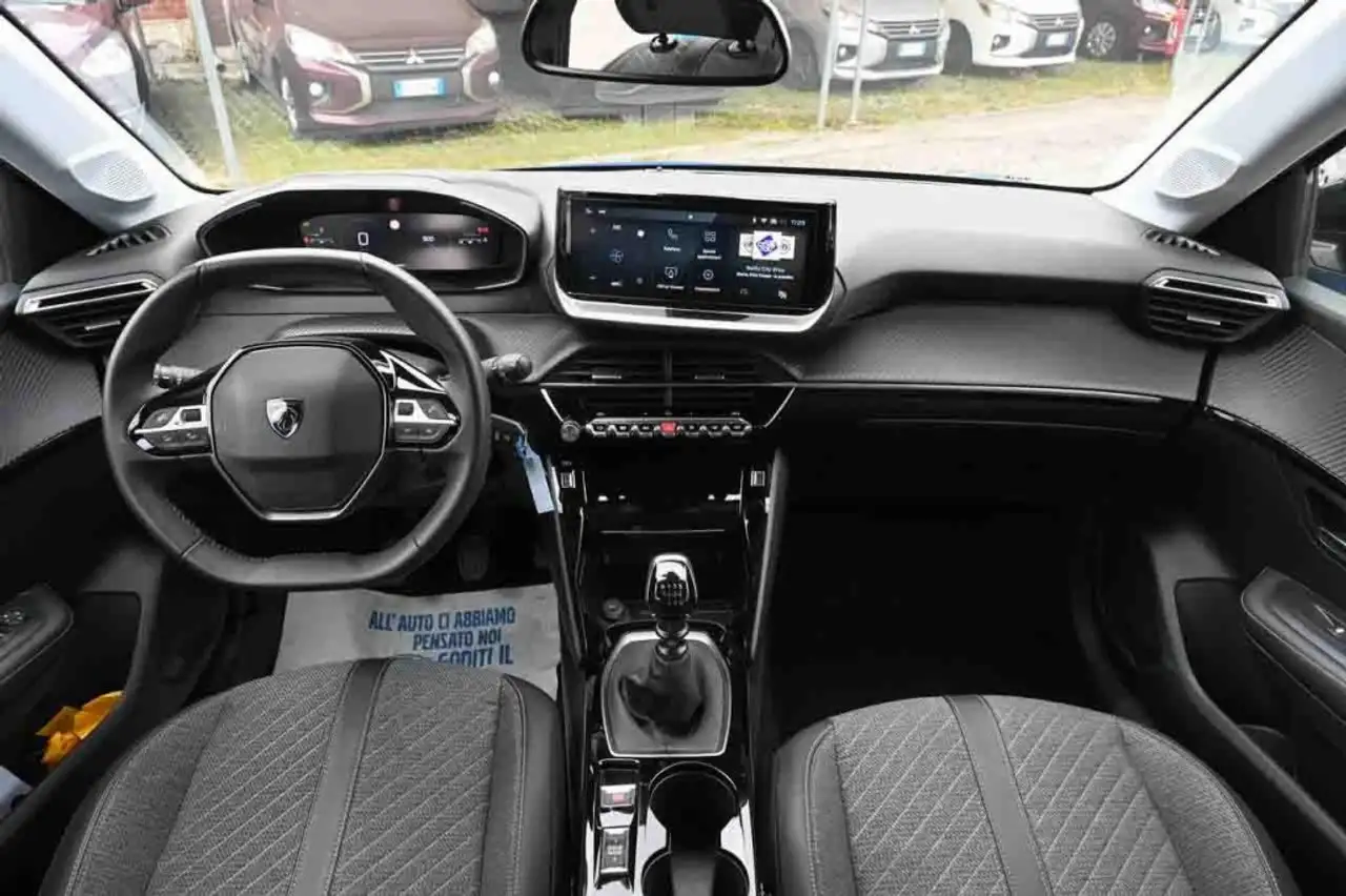 Peugeot 208 7