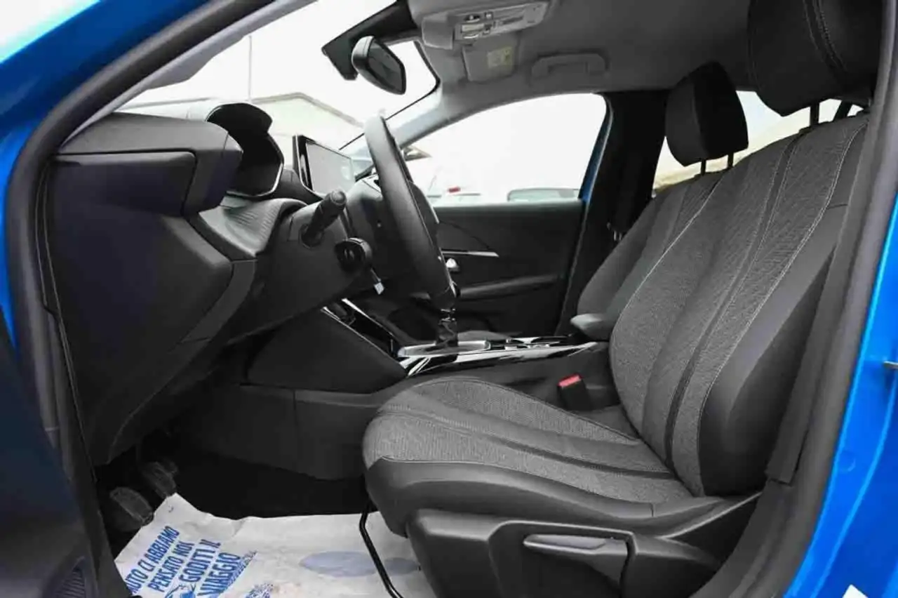 Peugeot 208 9