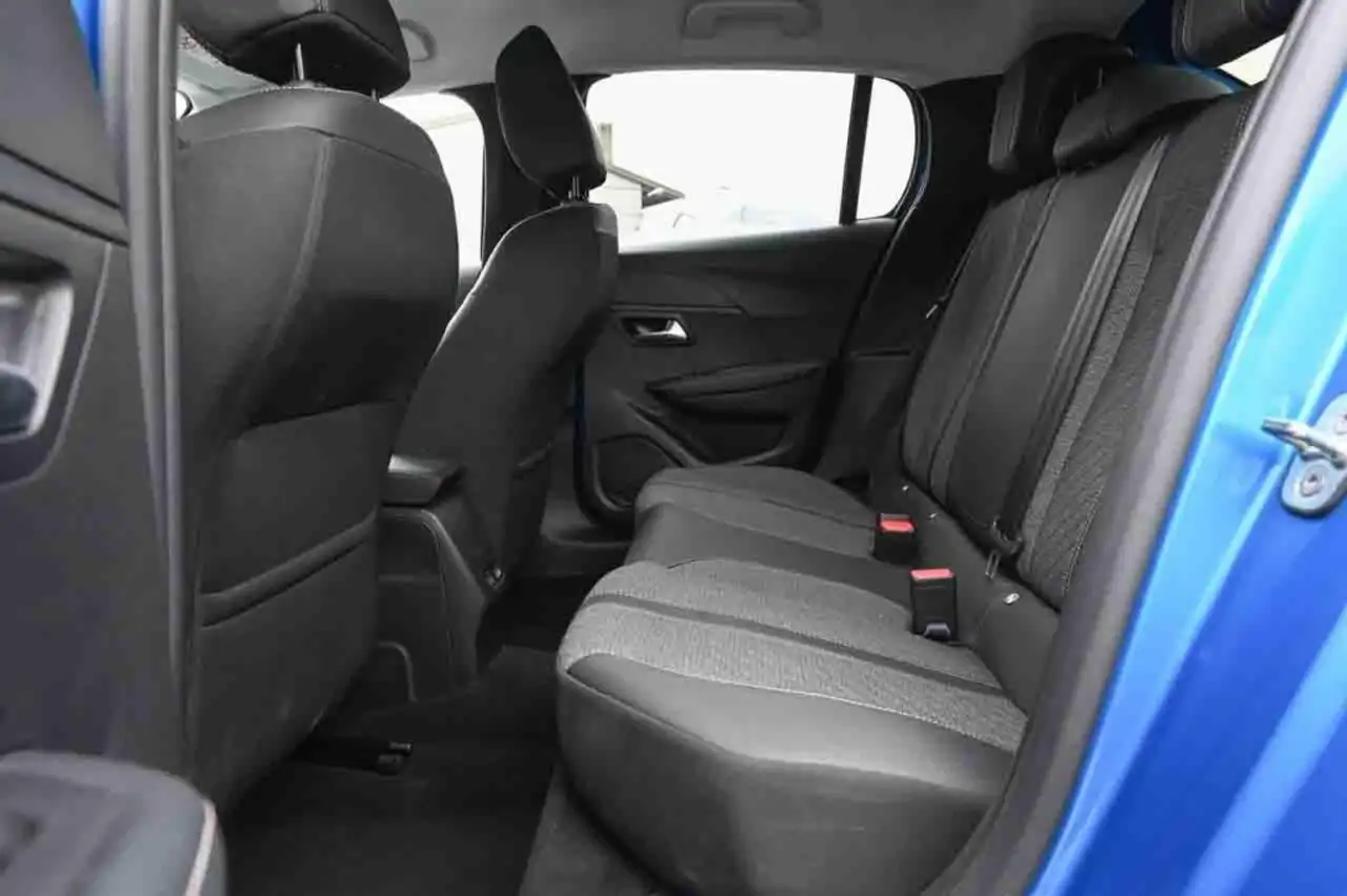 Peugeot 208 11