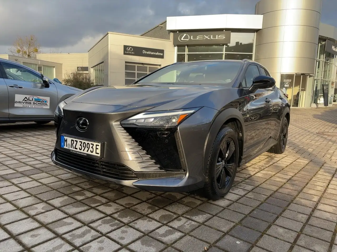 Lexus RZ 350