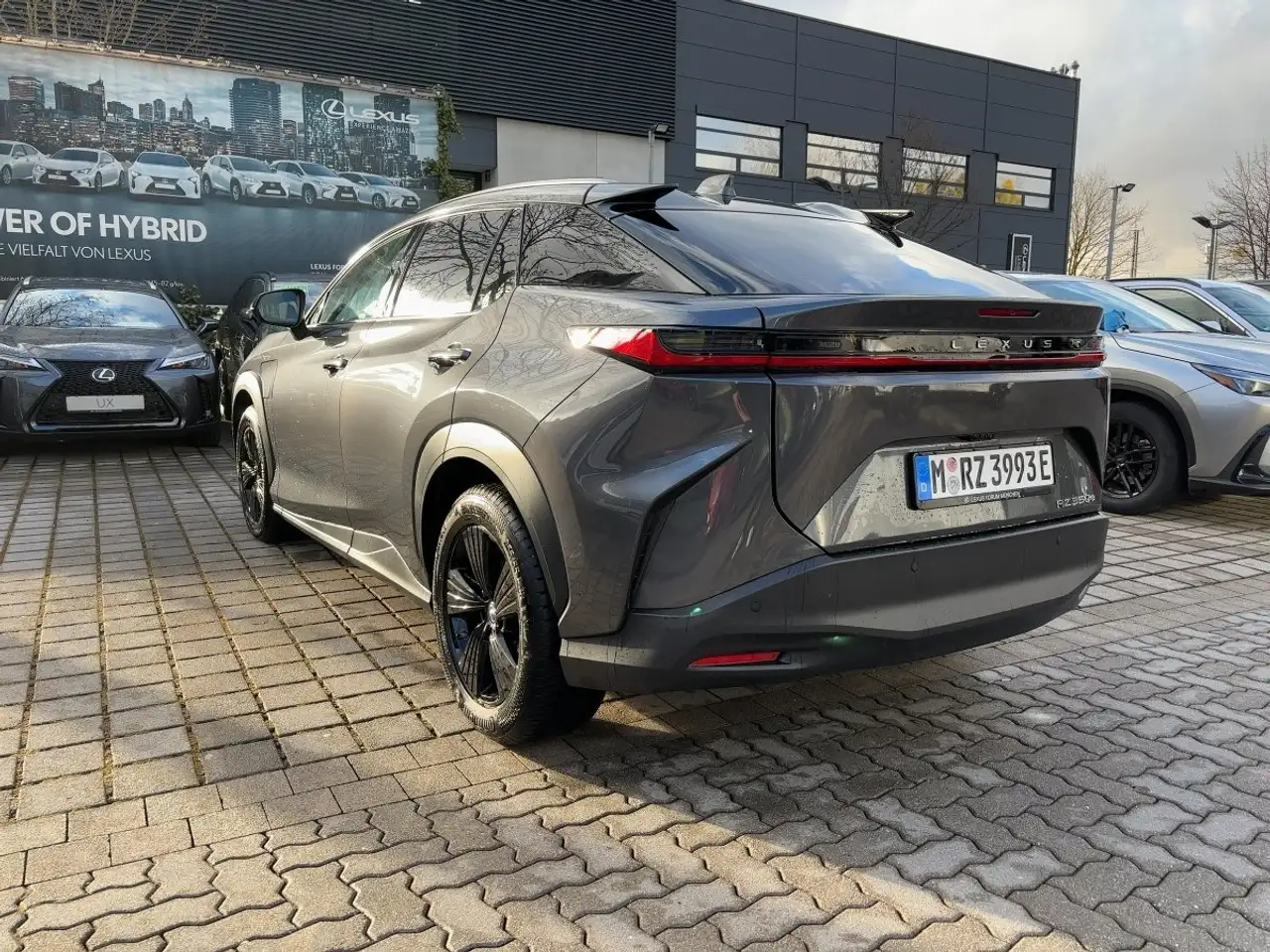 Lexus RZ 350 3