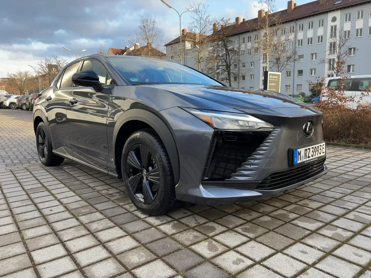 Lexus RZ 350 5