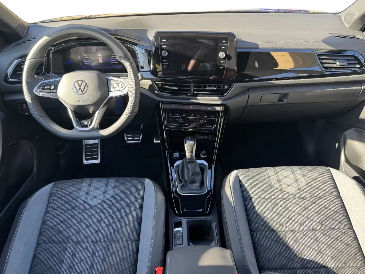 Volkswagen T-Roc 11