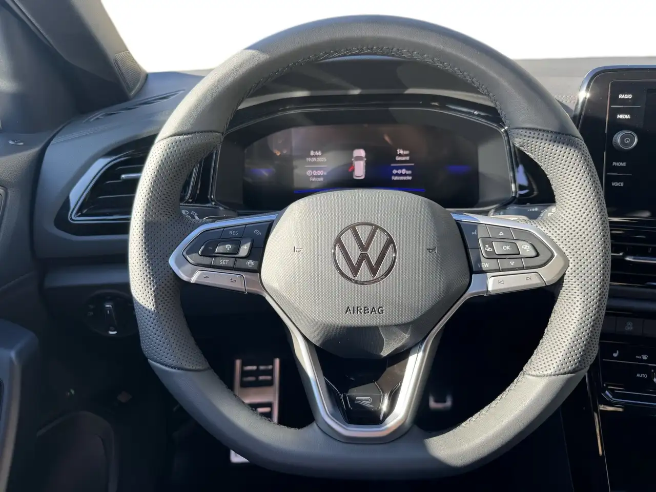 Volkswagen T-Roc 13
