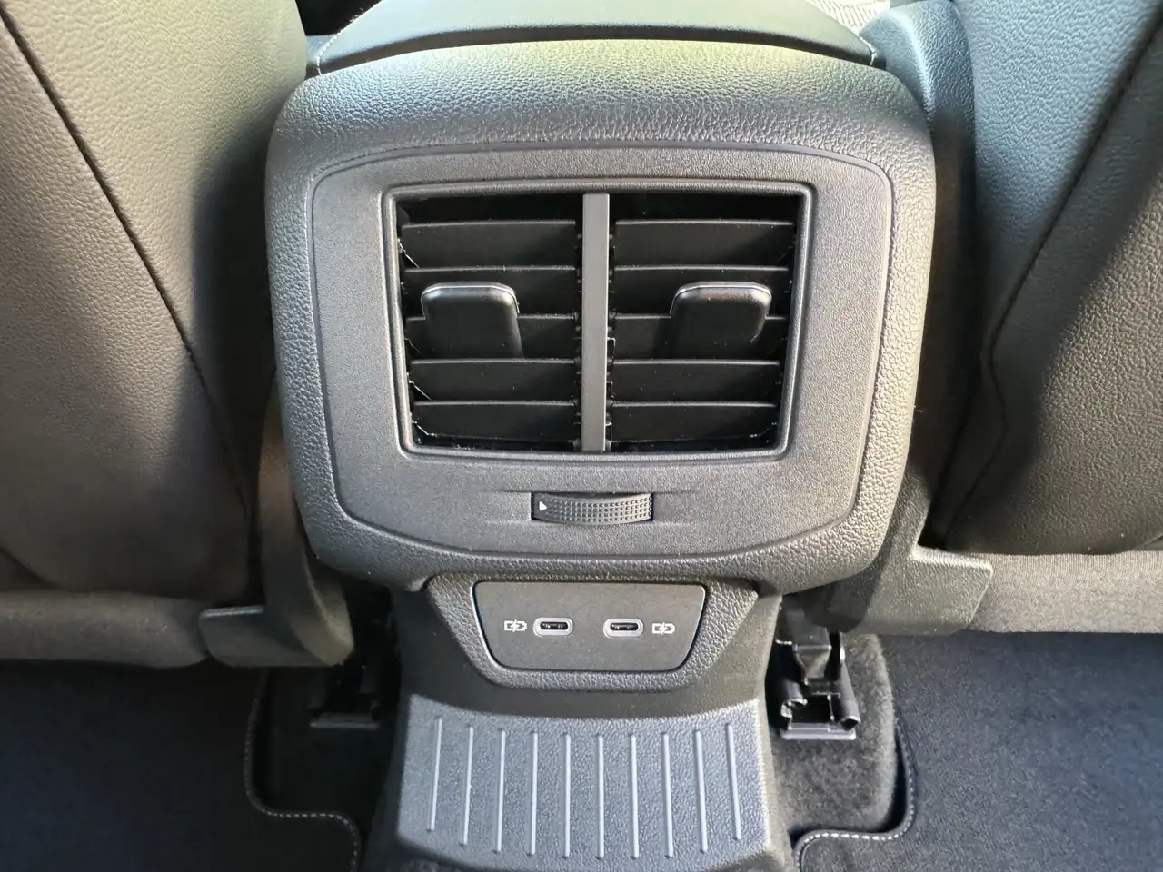 Volkswagen T-Roc 15