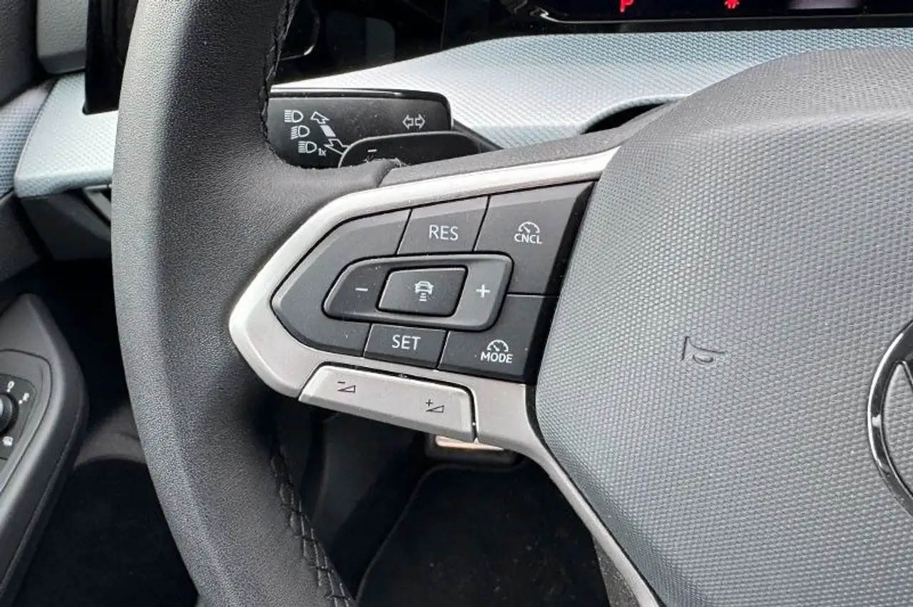 Volkswagen Golf 9