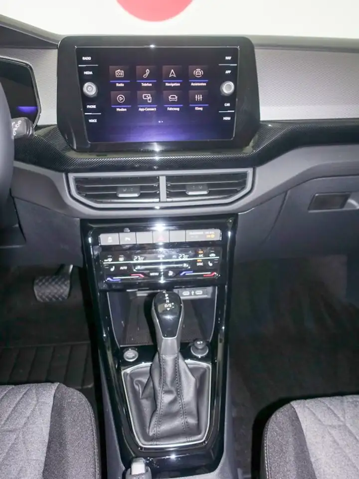 Volkswagen T-Cross 11