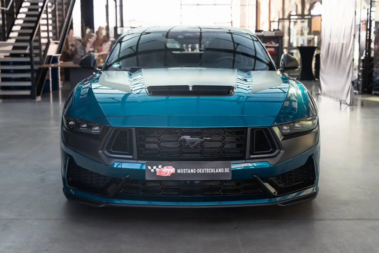Ford Mustang 4