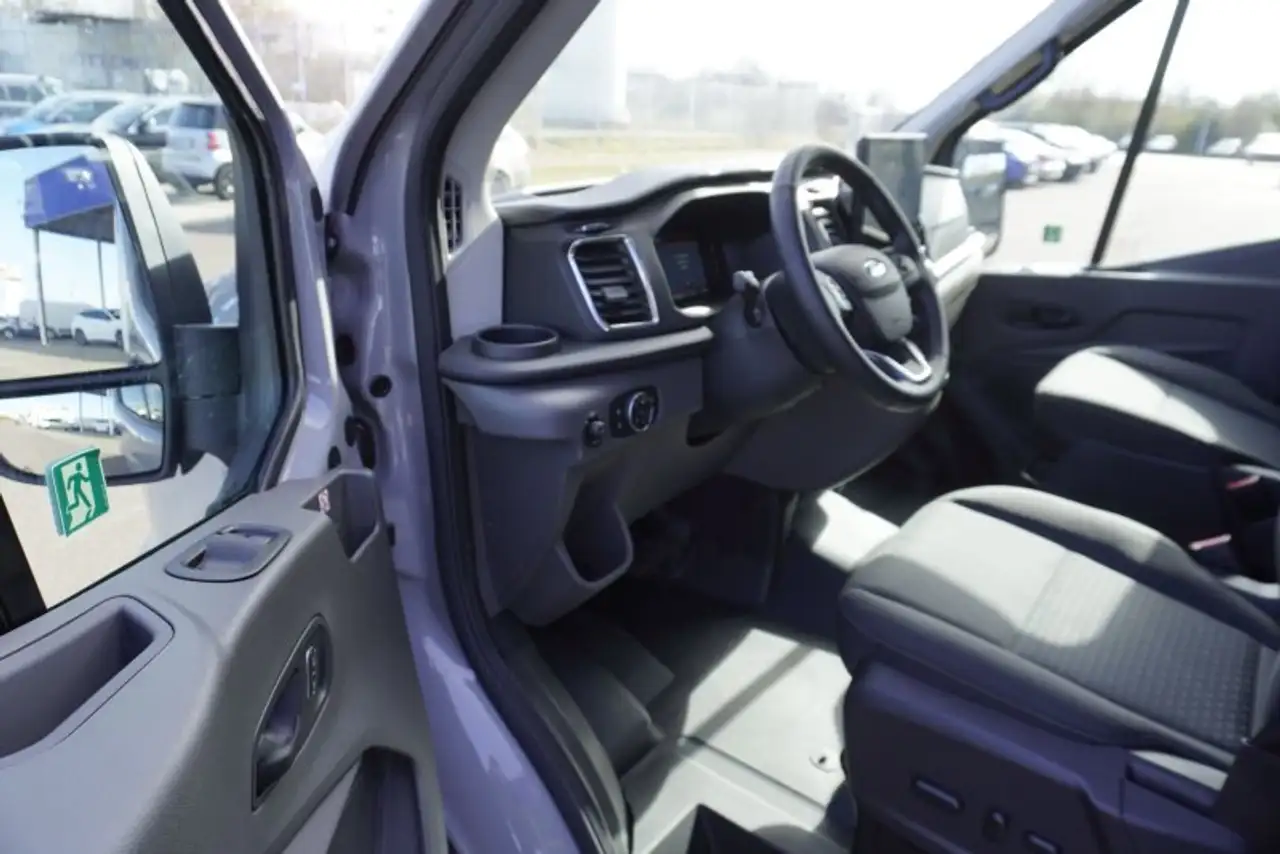 Ford Transit 7