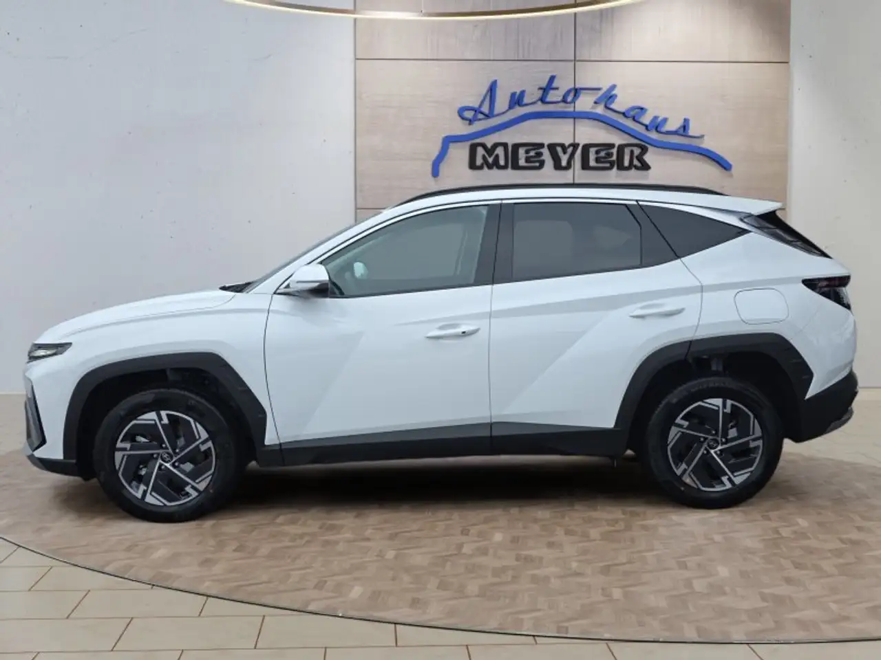 Hyundai TUCSON 2