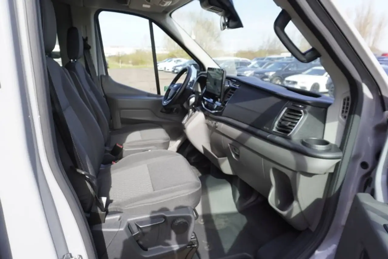 Ford Transit 8