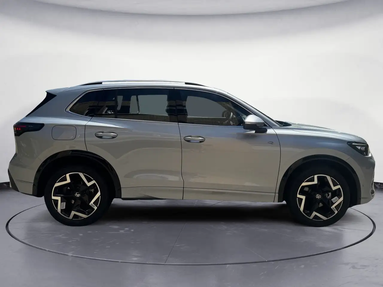 Volkswagen Tiguan 5