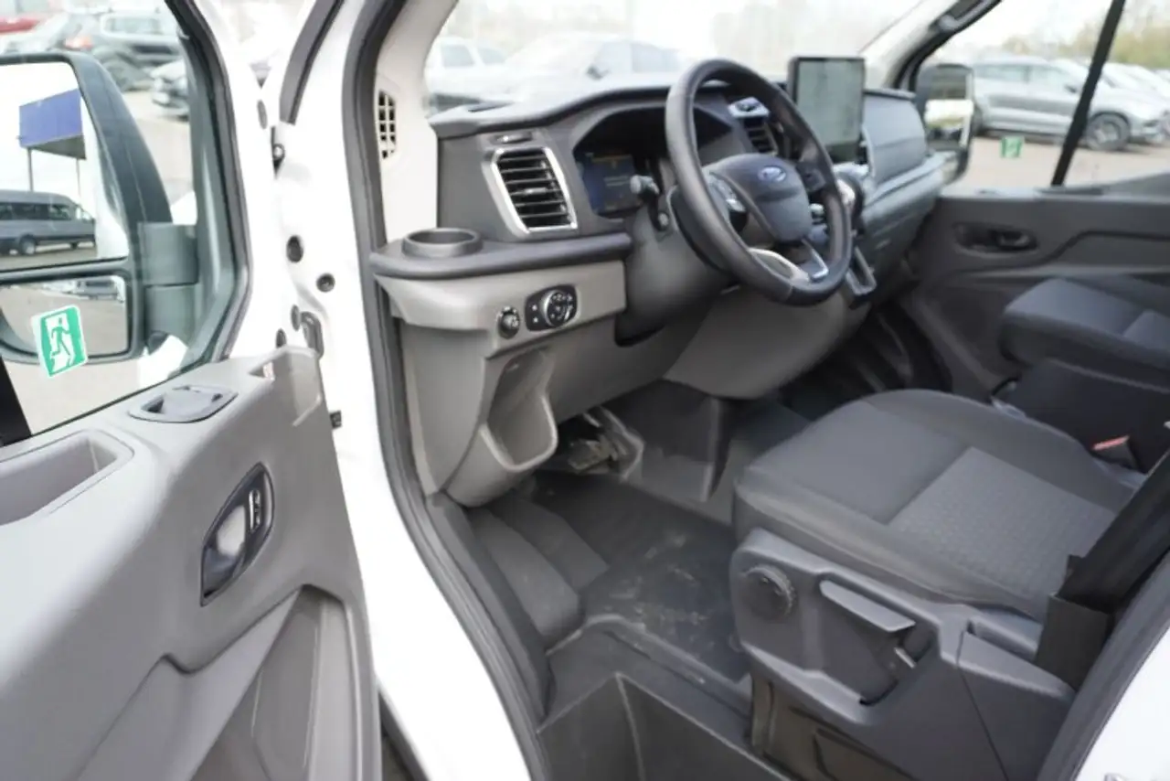 Ford Transit 7
