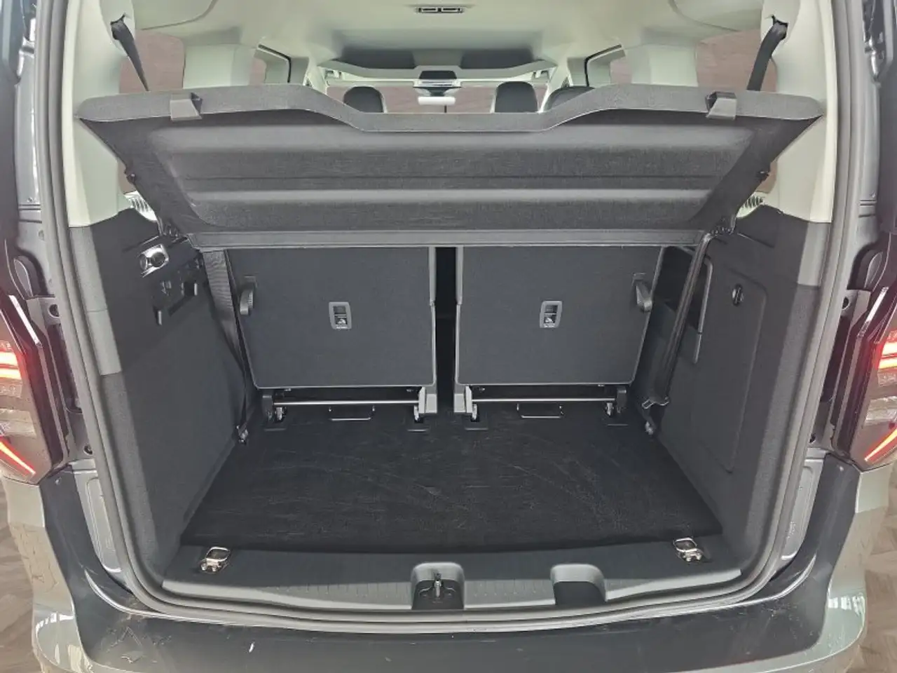 Volkswagen Caddy 16