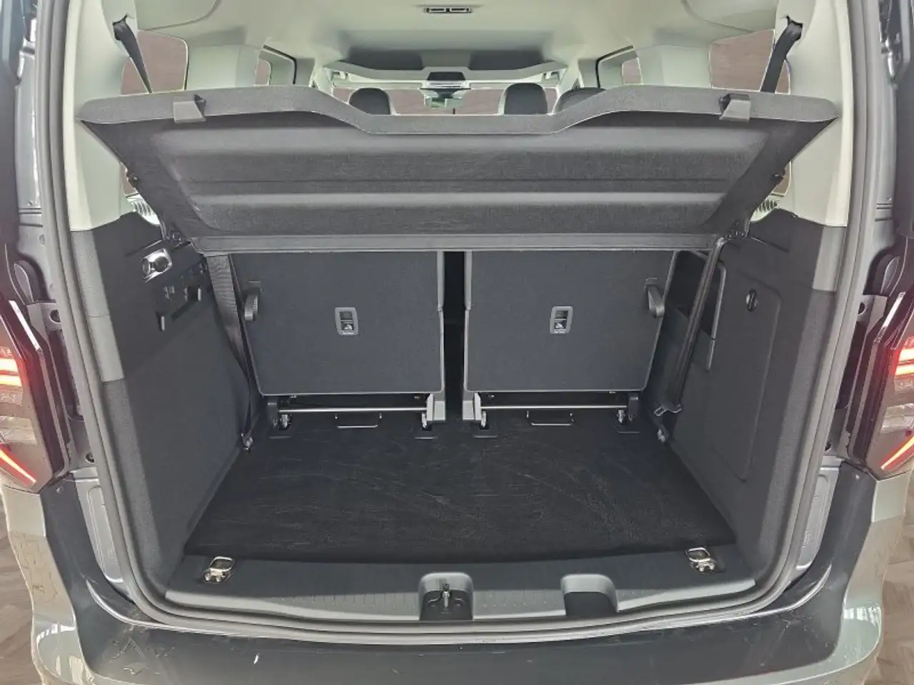 Volkswagen Caddy 16