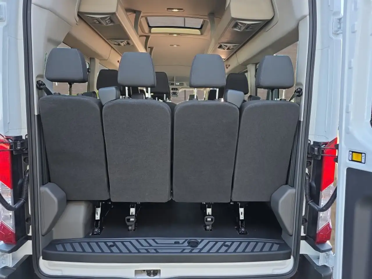 Ford Transit 16