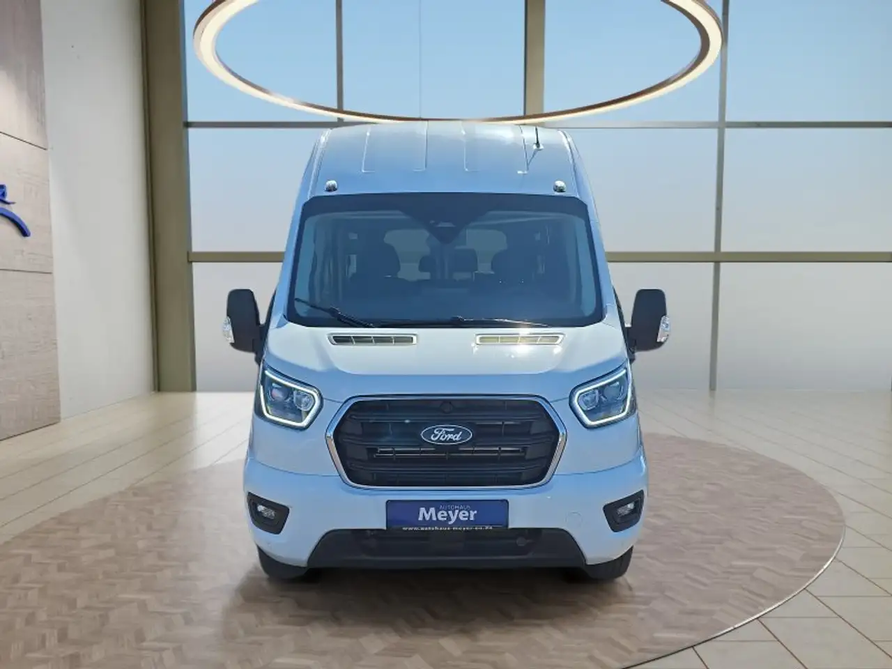 Ford Transit 8
