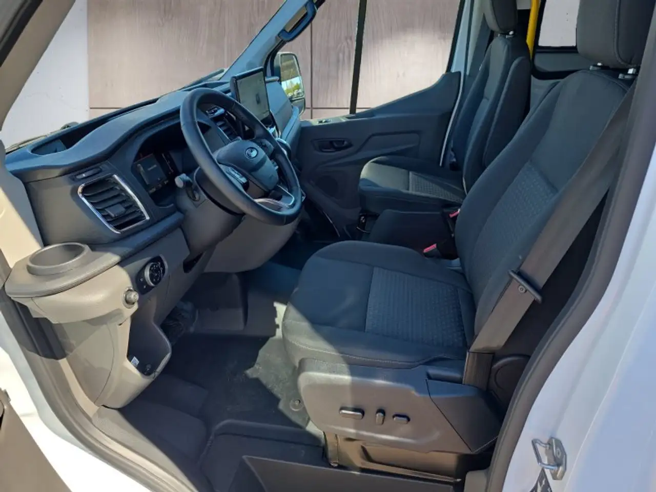 Ford Transit 9