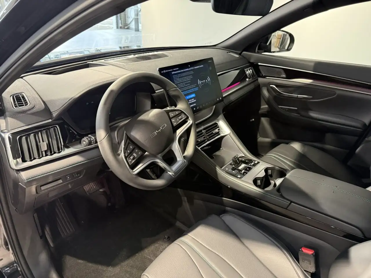 BYD Seal 8