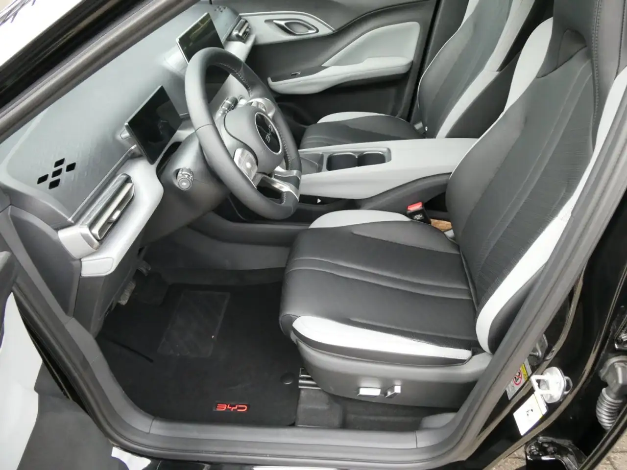 BYD Dolphin 7