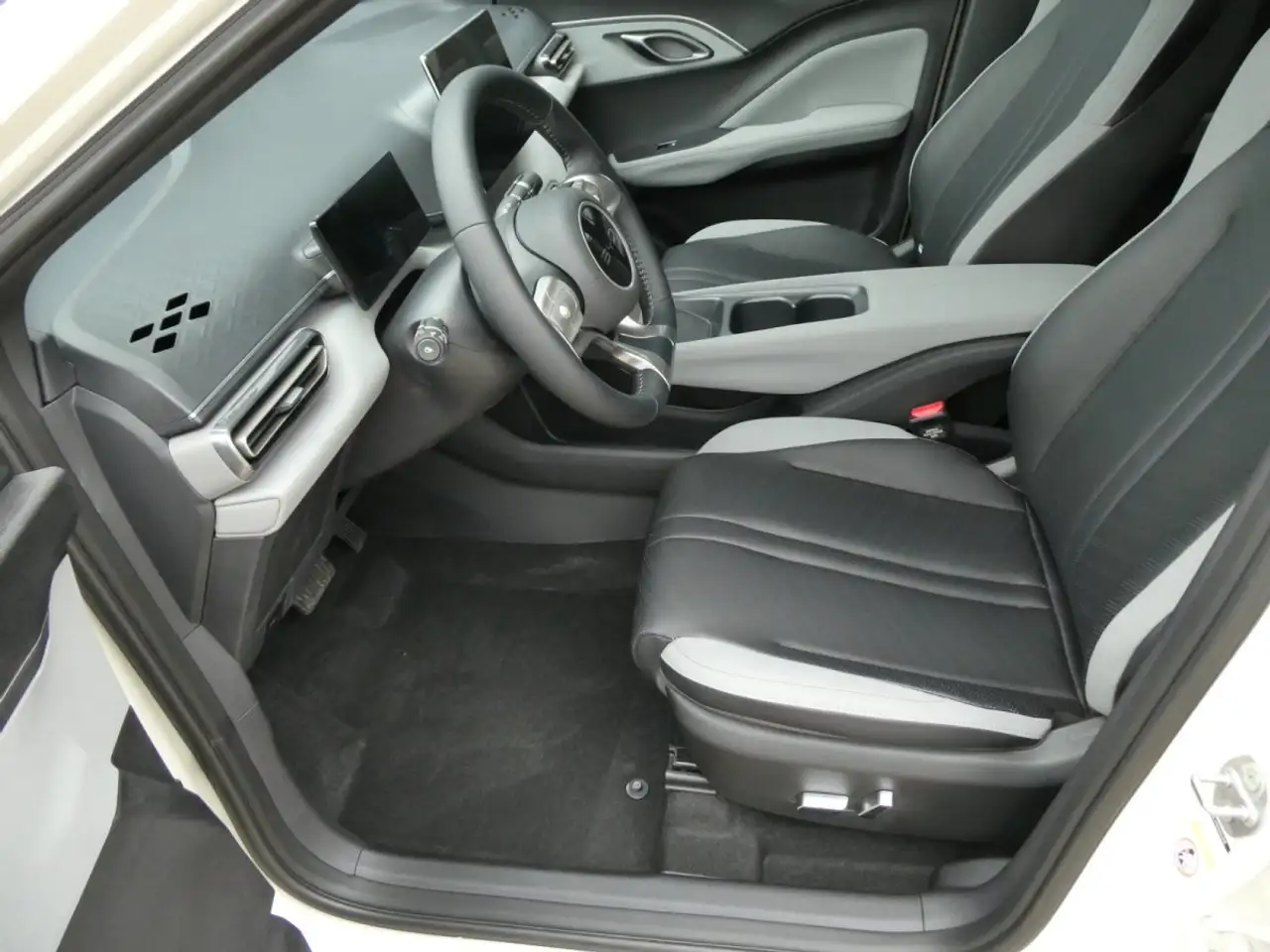 BYD Dolphin 7
