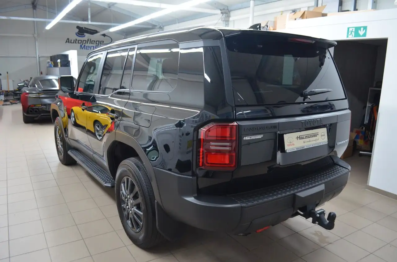 Toyota Land Cruiser 6