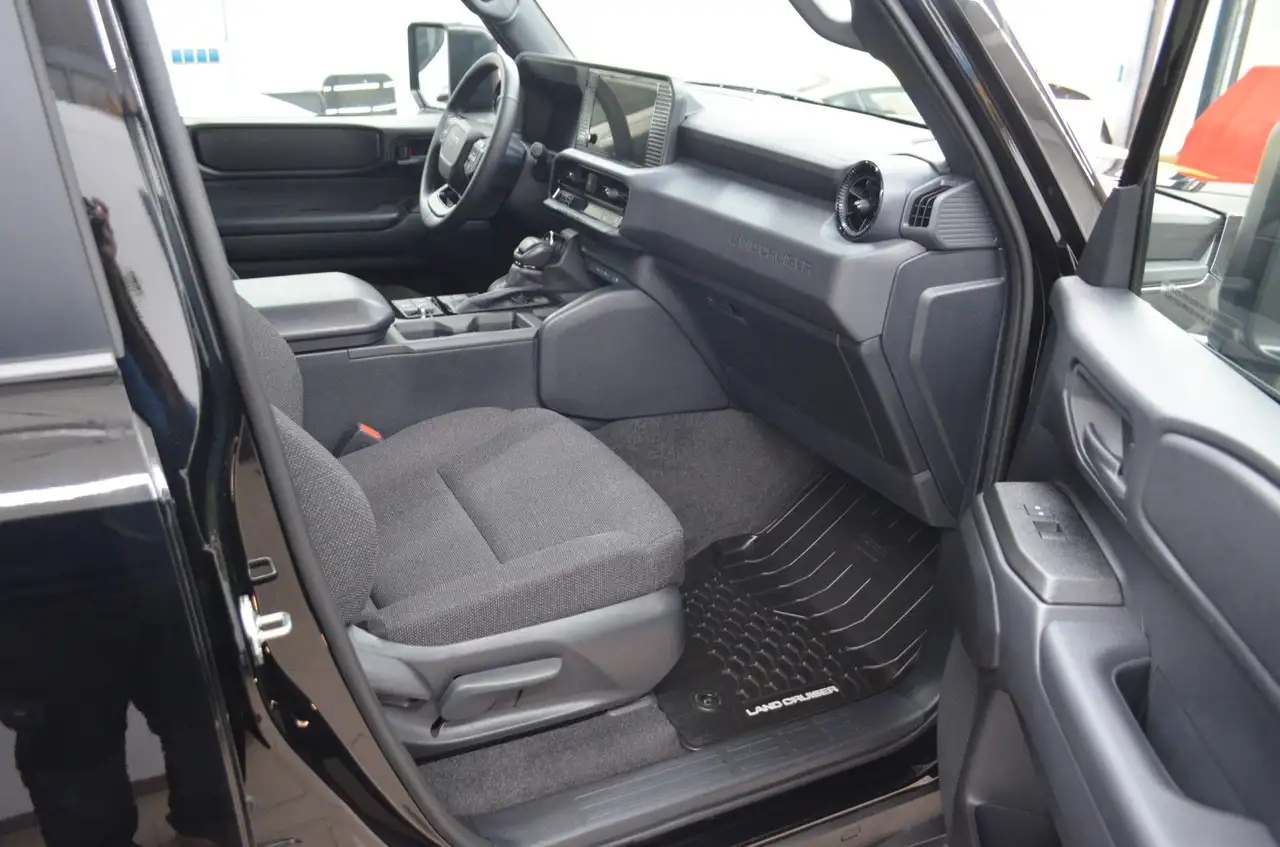 Toyota Land Cruiser 11