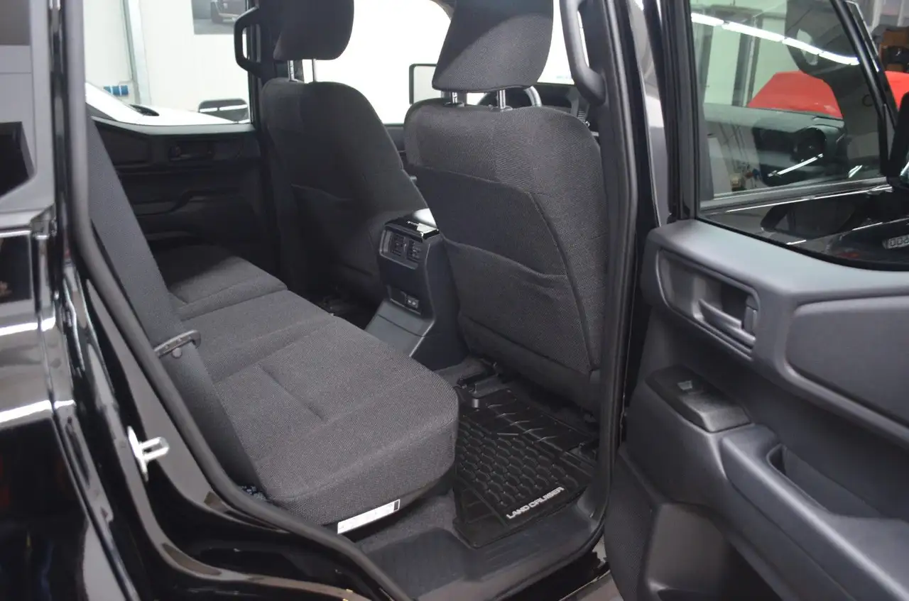 Toyota Land Cruiser 12