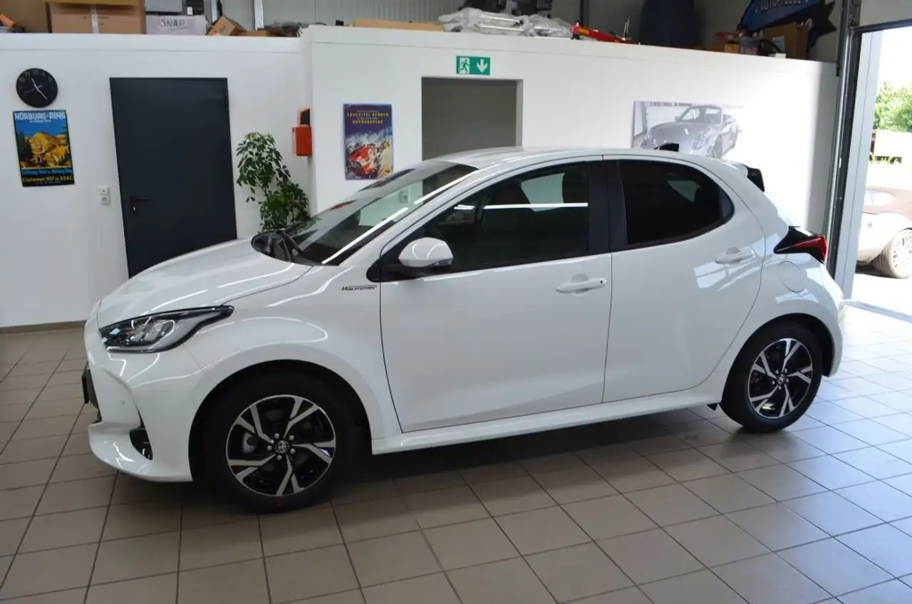 Toyota Yaris 4