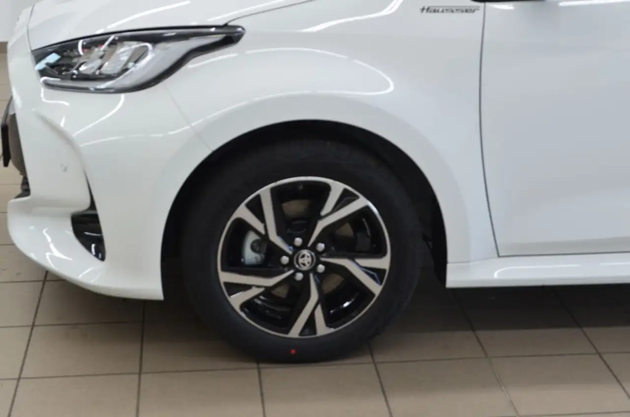 Toyota Yaris 5
