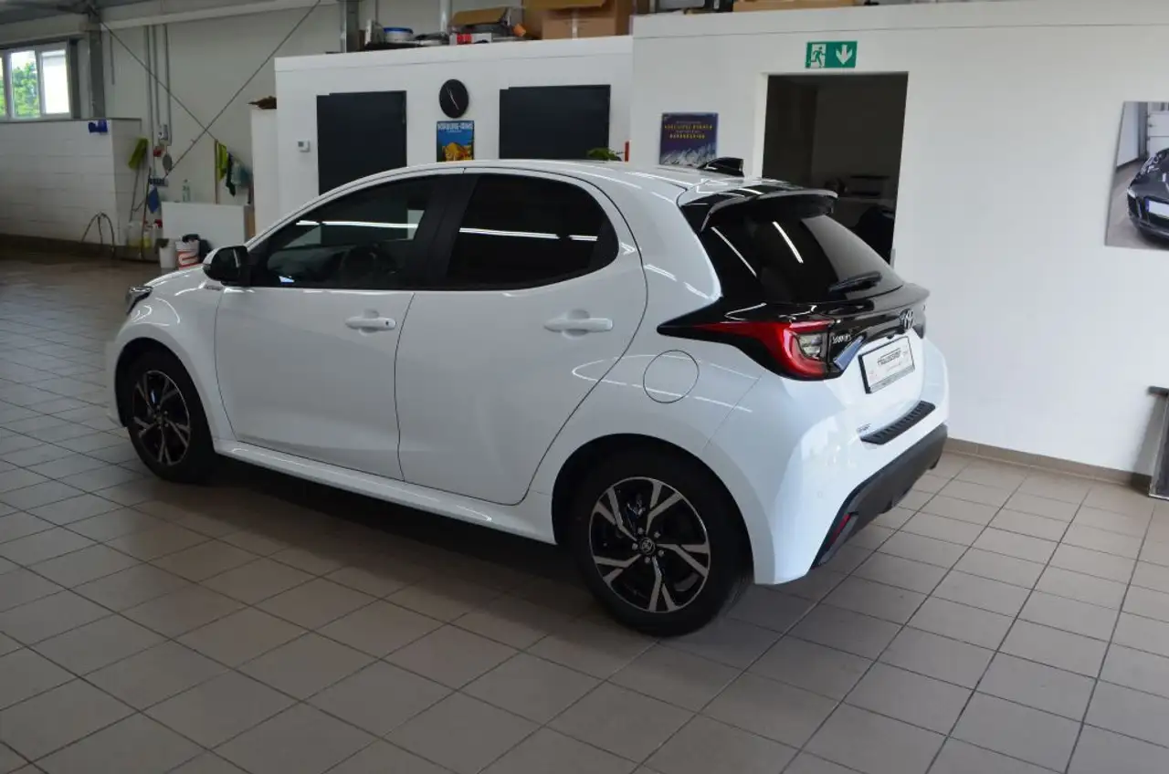 Toyota Yaris 6