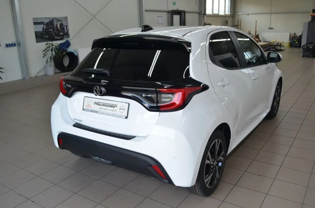 Toyota Yaris 8