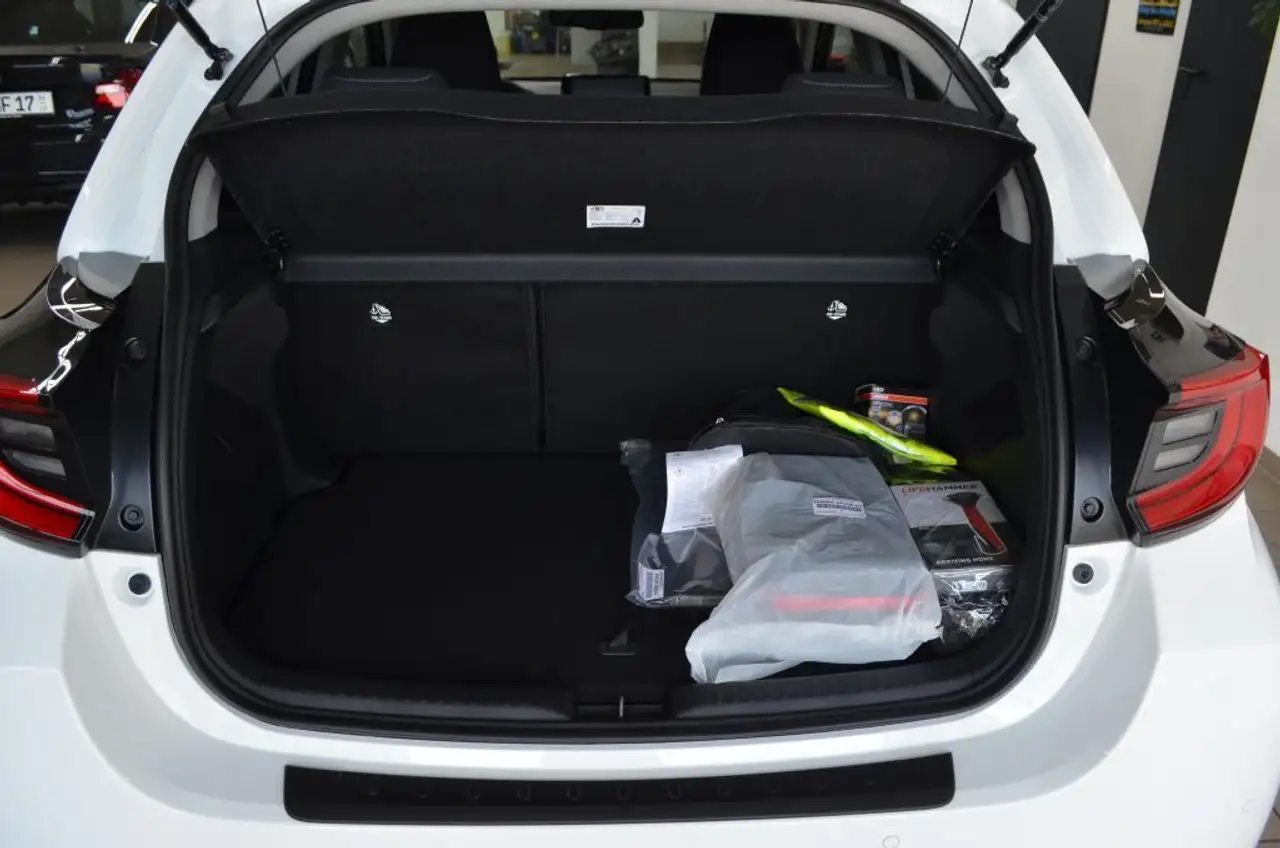 Toyota Yaris 9