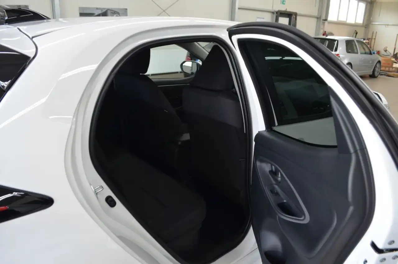Toyota Yaris 11