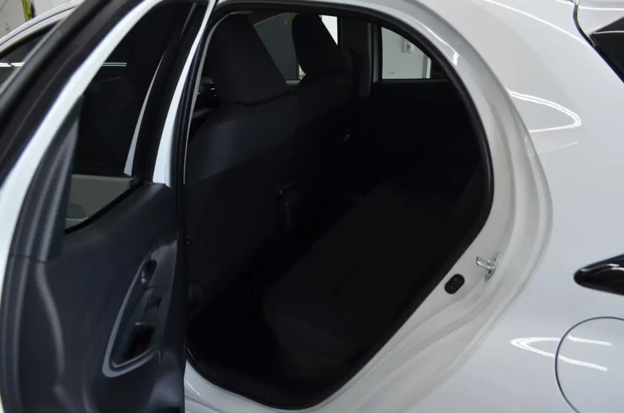 Toyota Yaris 12