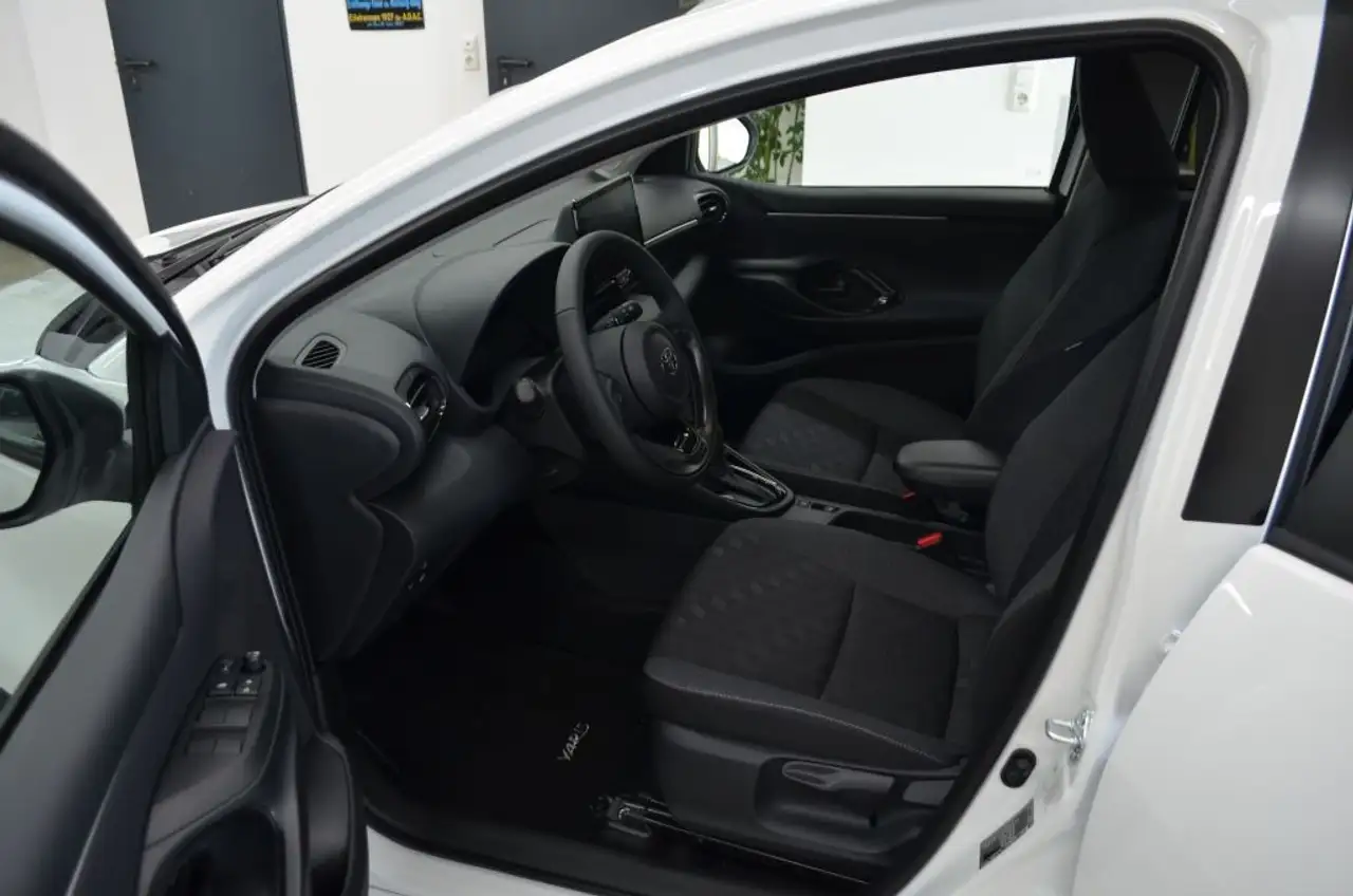 Toyota Yaris 13