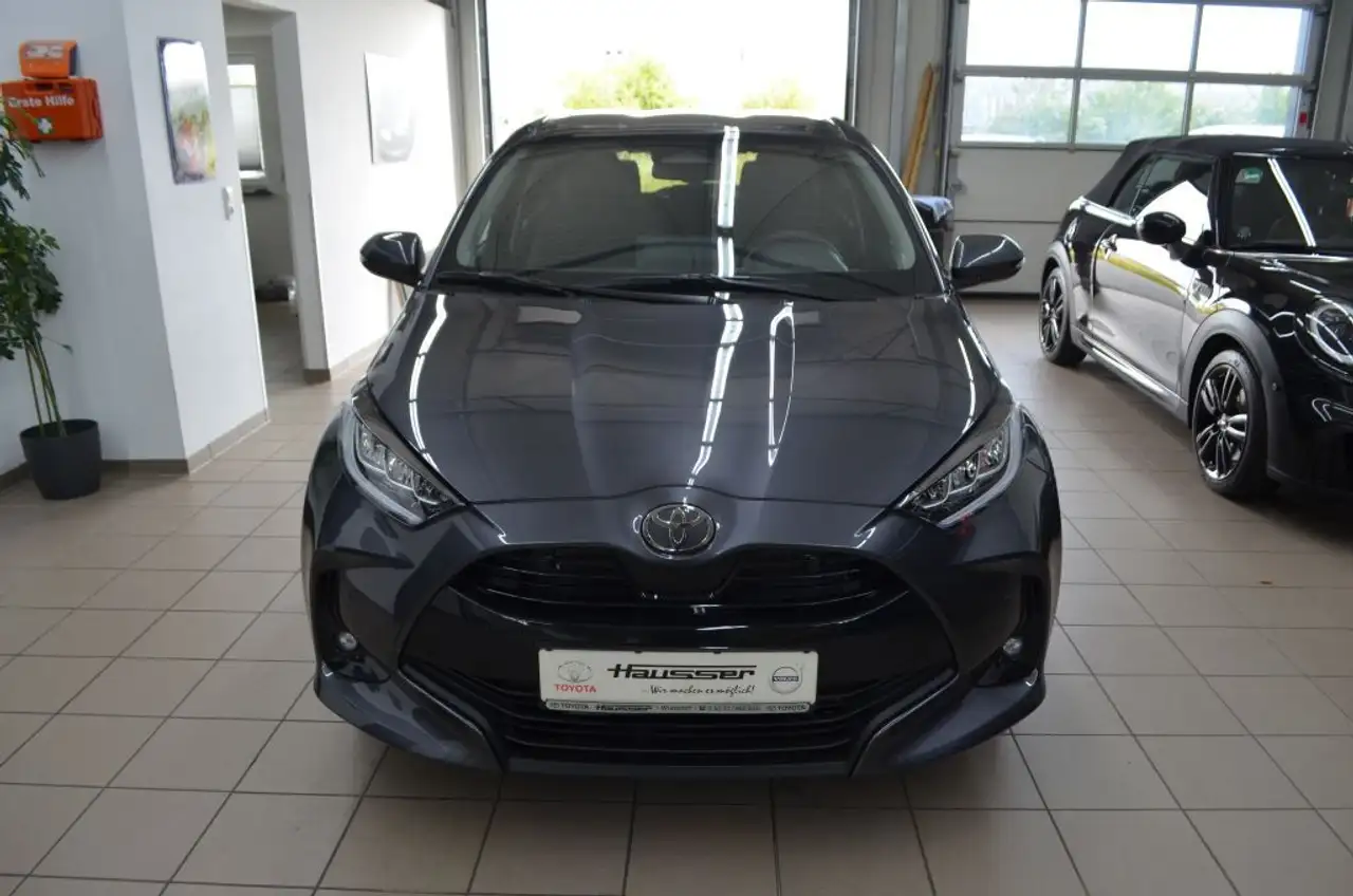 Toyota Yaris 2
