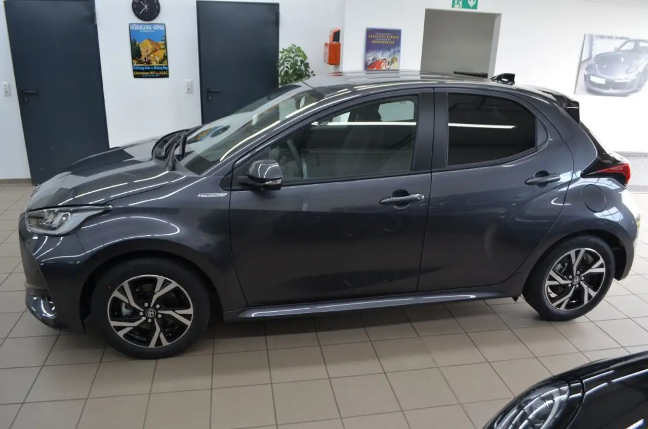 Toyota Yaris 4
