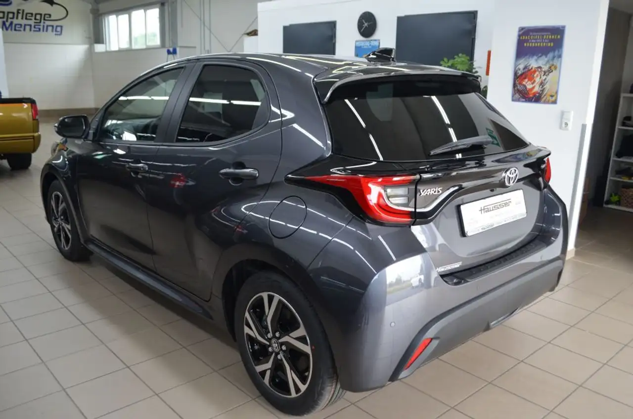 Toyota Yaris 6