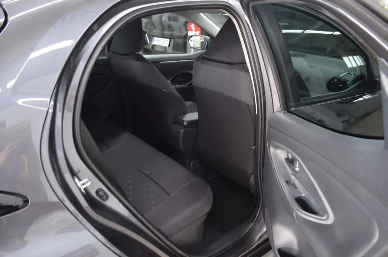 Toyota Yaris 11