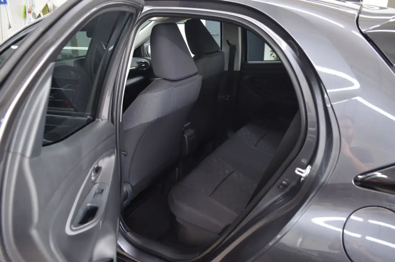 Toyota Yaris 12