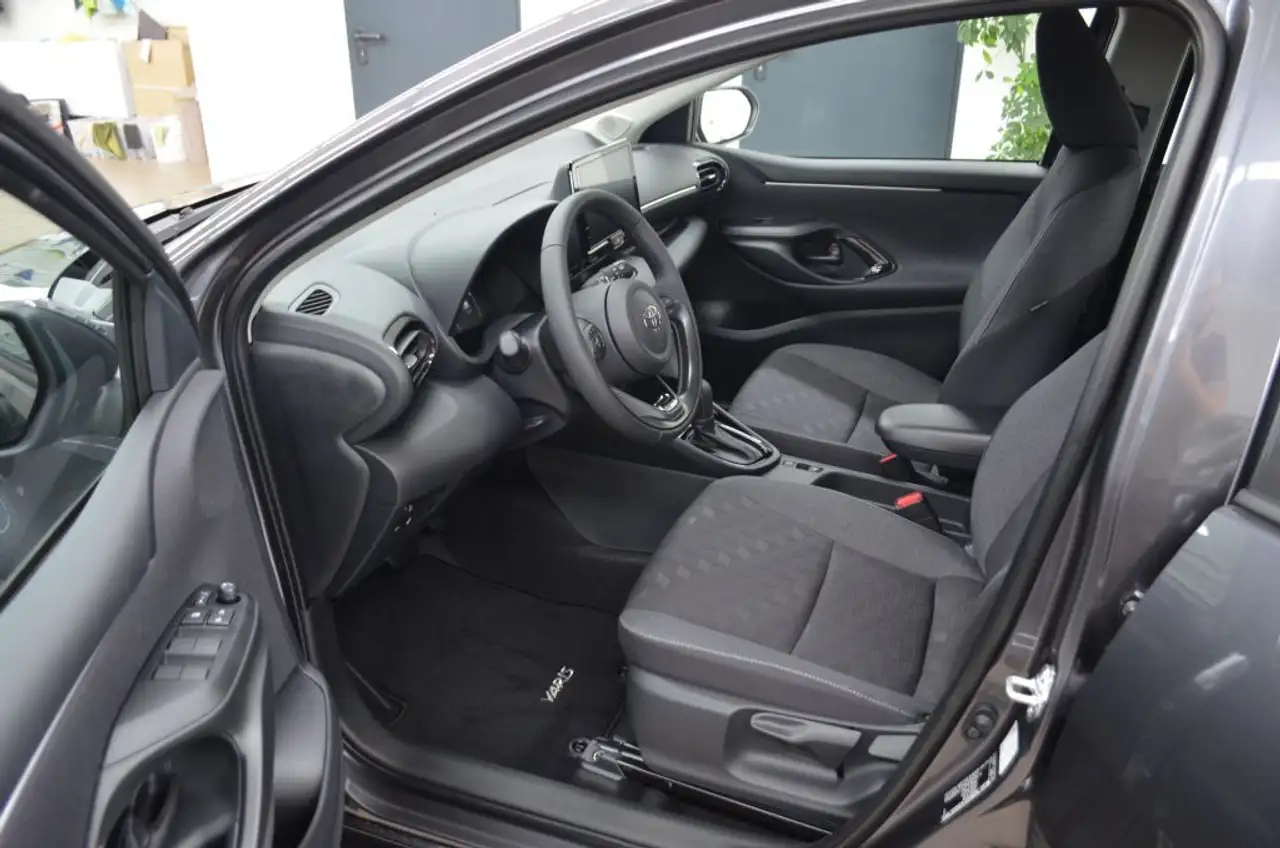 Toyota Yaris 13