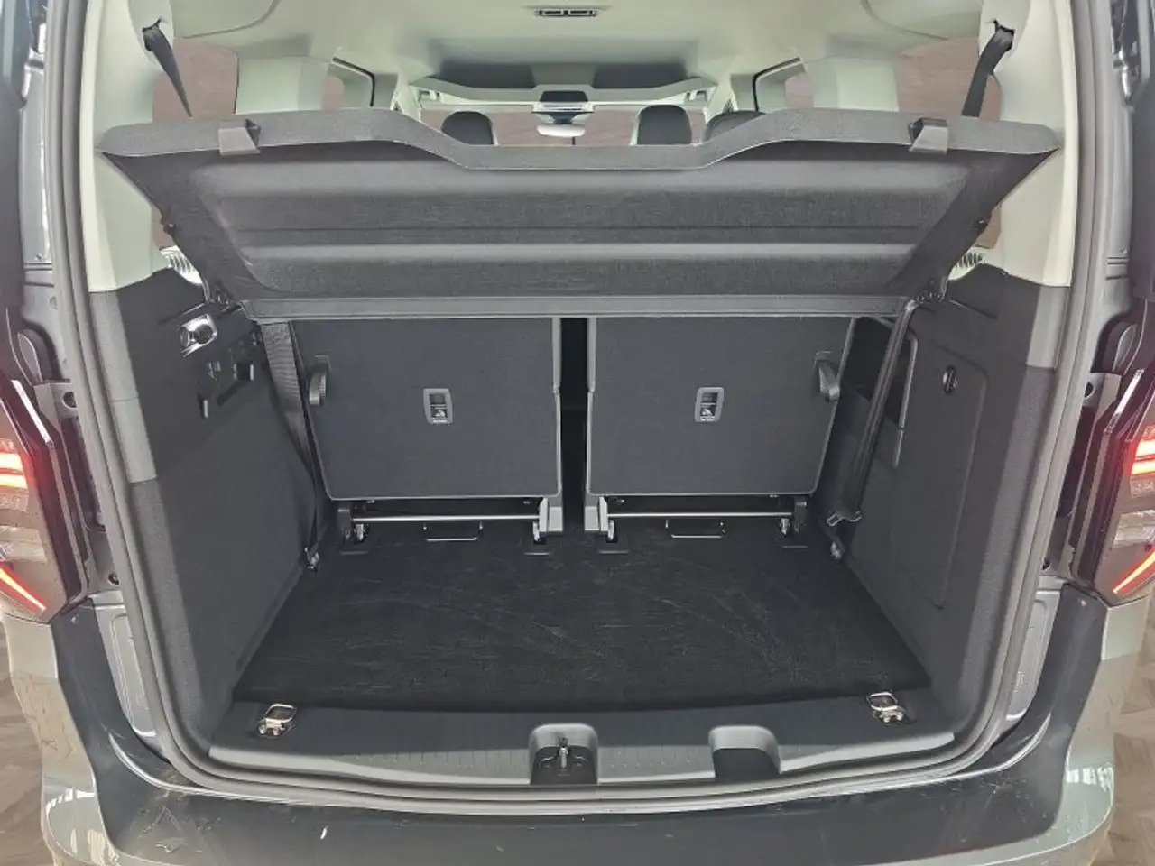 Volkswagen Caddy 16