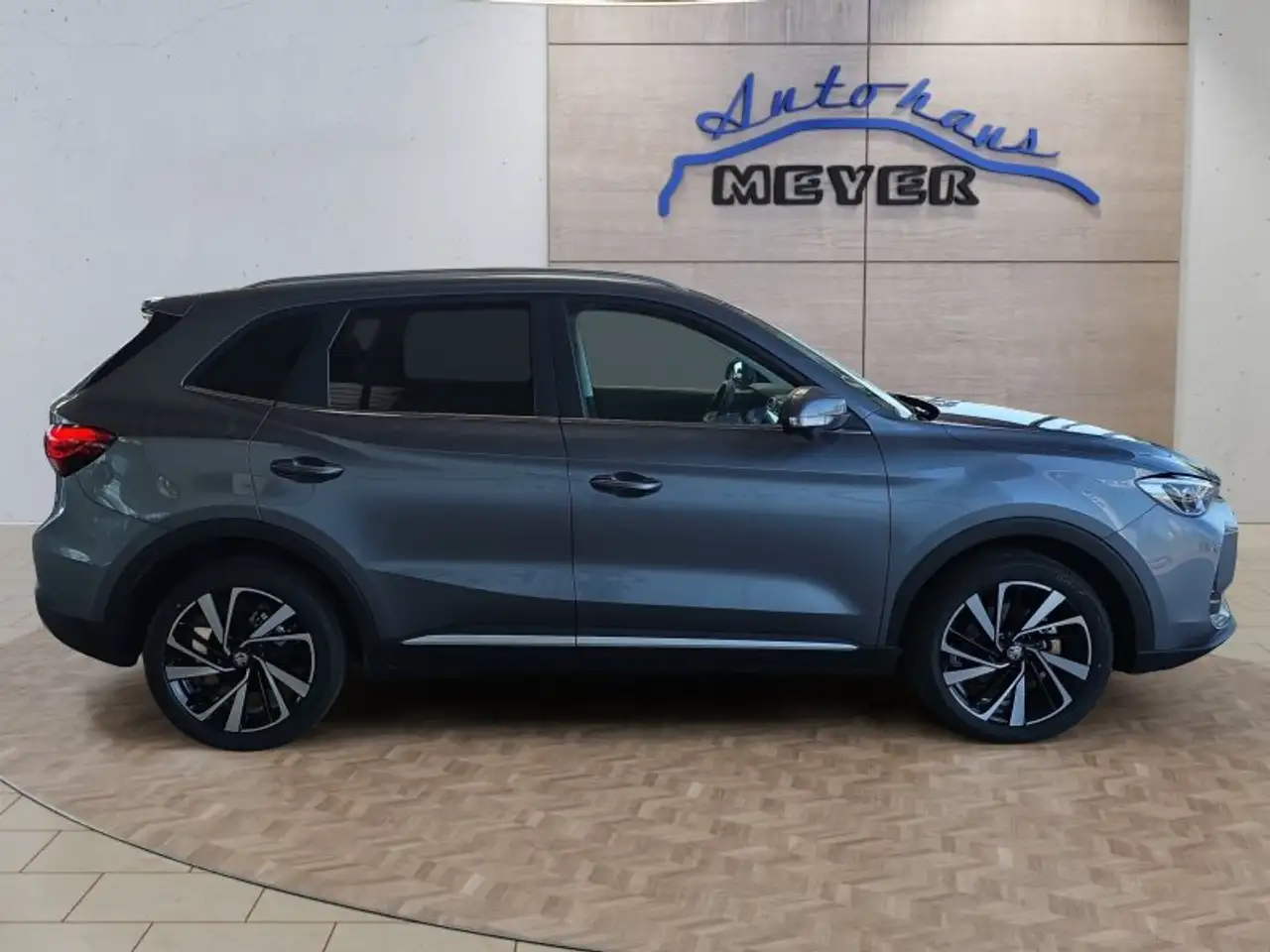 MG ZS Luxury 6