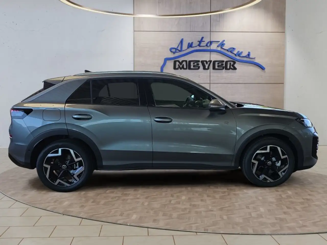 Volkswagen T-Roc 6