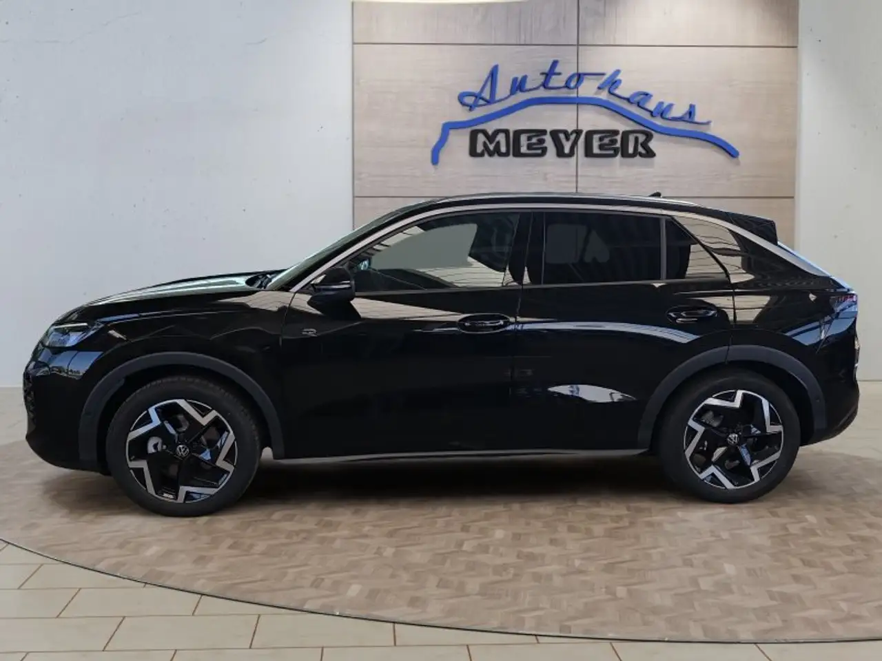 Volkswagen T-Roc 3