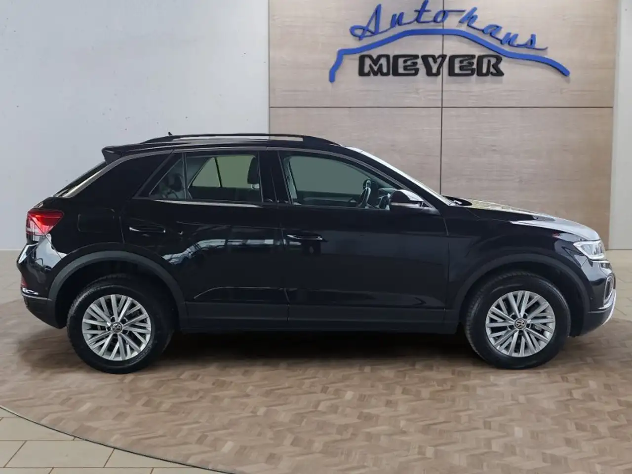 Volkswagen T-Roc 6