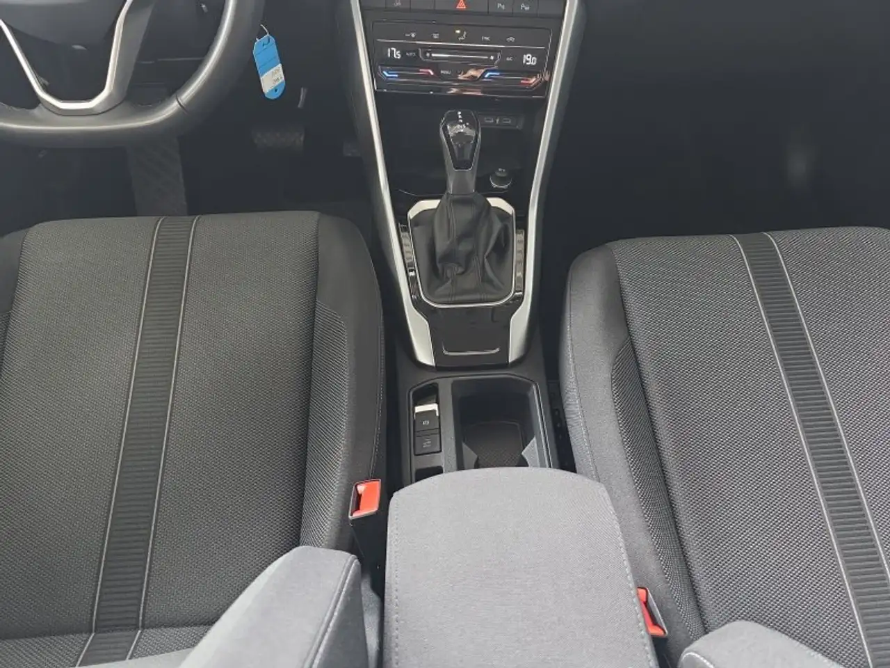 Volkswagen T-Roc 12