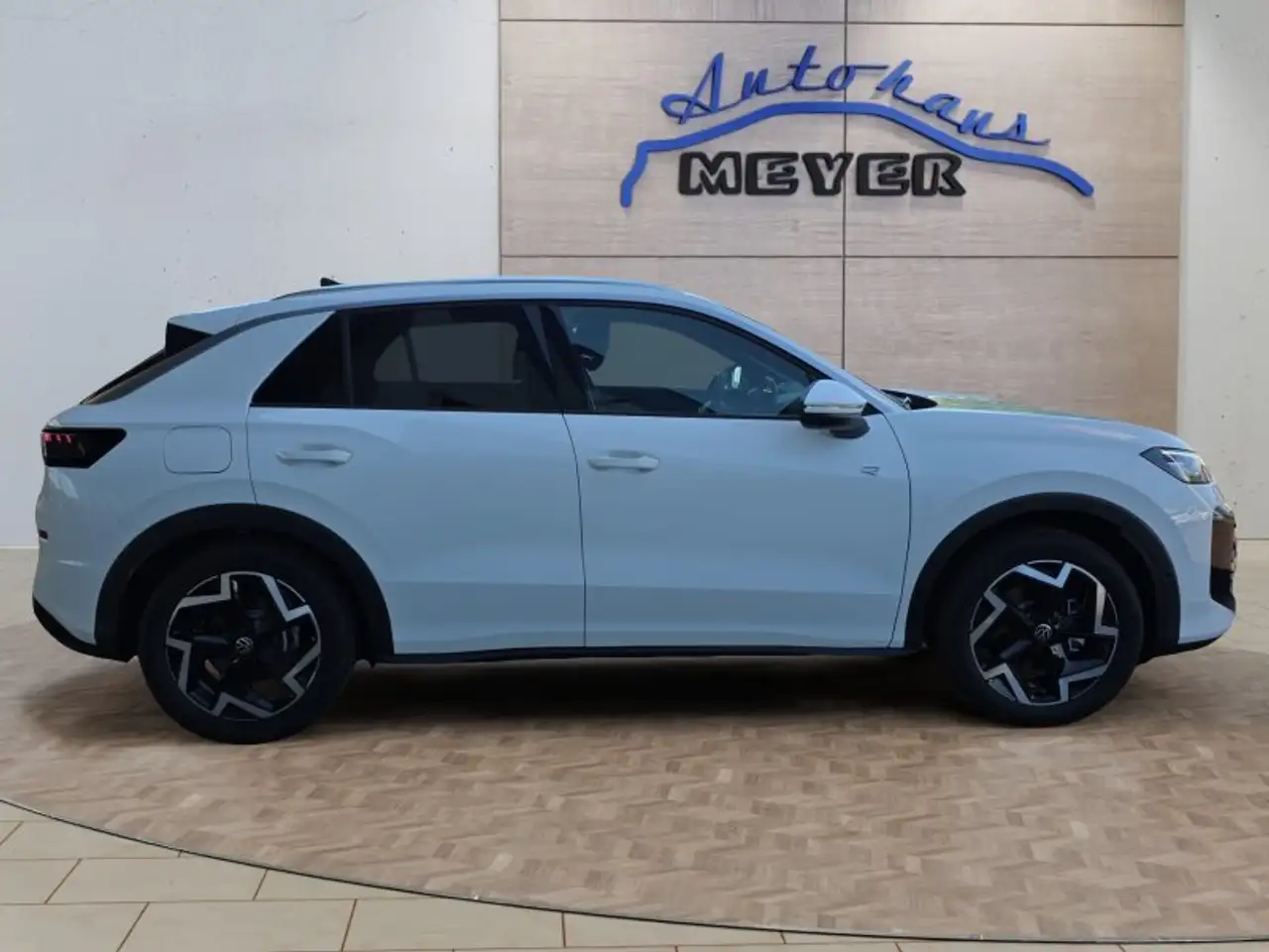 Volkswagen T-Roc 6