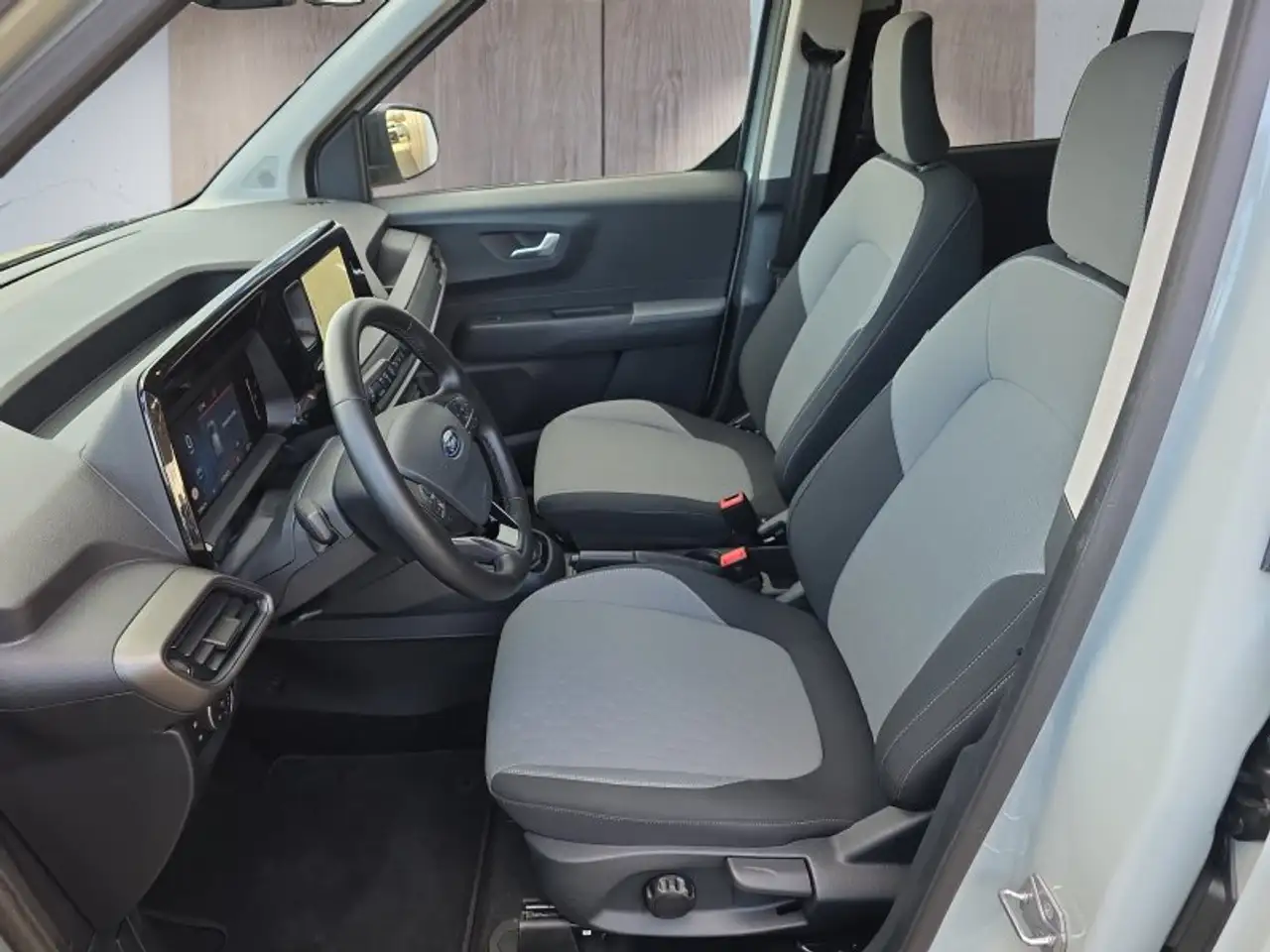 Ford Tourneo 10